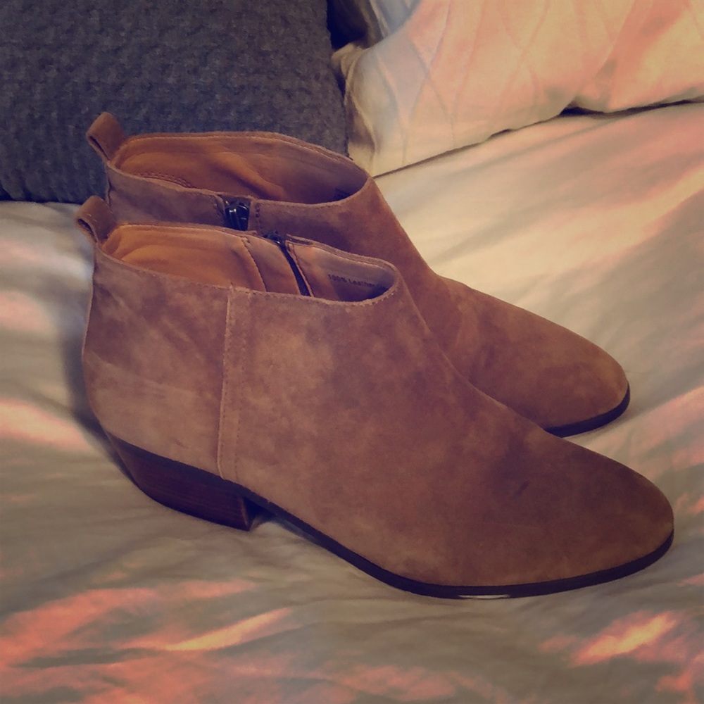 J Crew gently worn 9 1/2 size booties